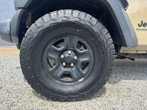 Used 2020 Jeep Gladiator Sport AWD/4WD image 12