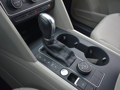 Used 2019 Volkswagen Atlas SE w/ Towing Package image 20