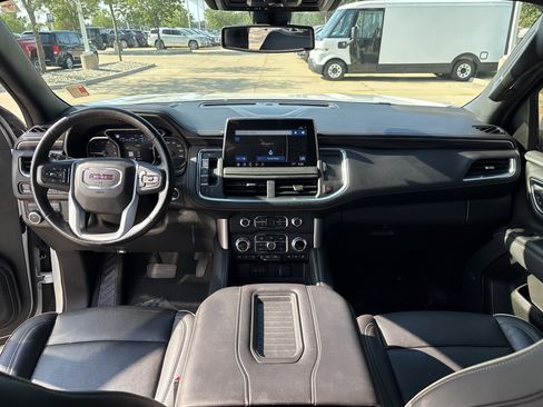 Used 2021 GMC Yukon SLT w/ SLT Premium Package AWD/4WD image 18