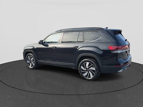 Used 2025 Volkswagen Atlas SE image 6