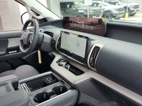 New 2026 Ford Expedition Active image 16