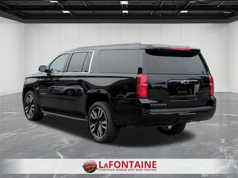 Used 2019 Chevrolet Suburban LT AWD/4WD image 3