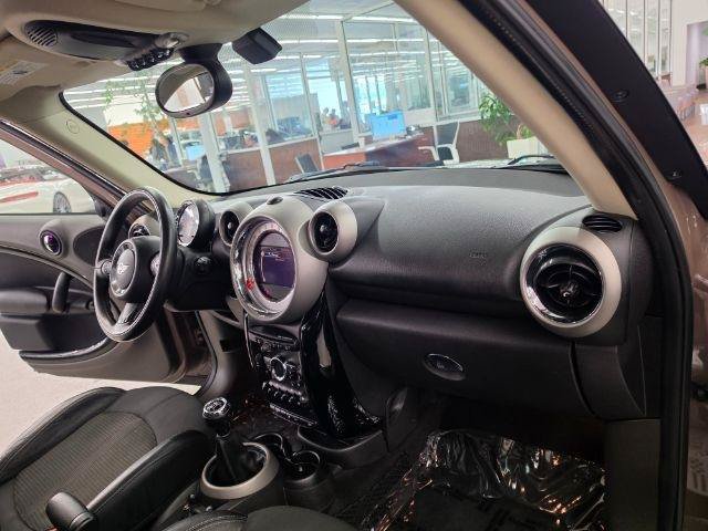 Used 2012 MINI Cooper Countryman S FWD image 9