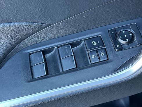 Used 2023 Toyota RAV4 SE image 13