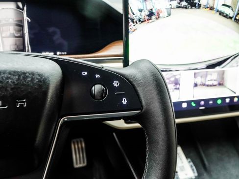 Used 2021 Tesla Model S Plaid image 31