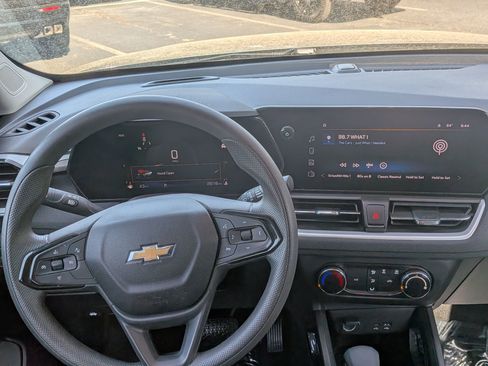 Certified 2025 Chevrolet TrailBlazer LS w/ LS Convenience Package FWD image 18