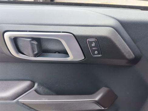 Used 2024 Ford Bronco Badlands image 13