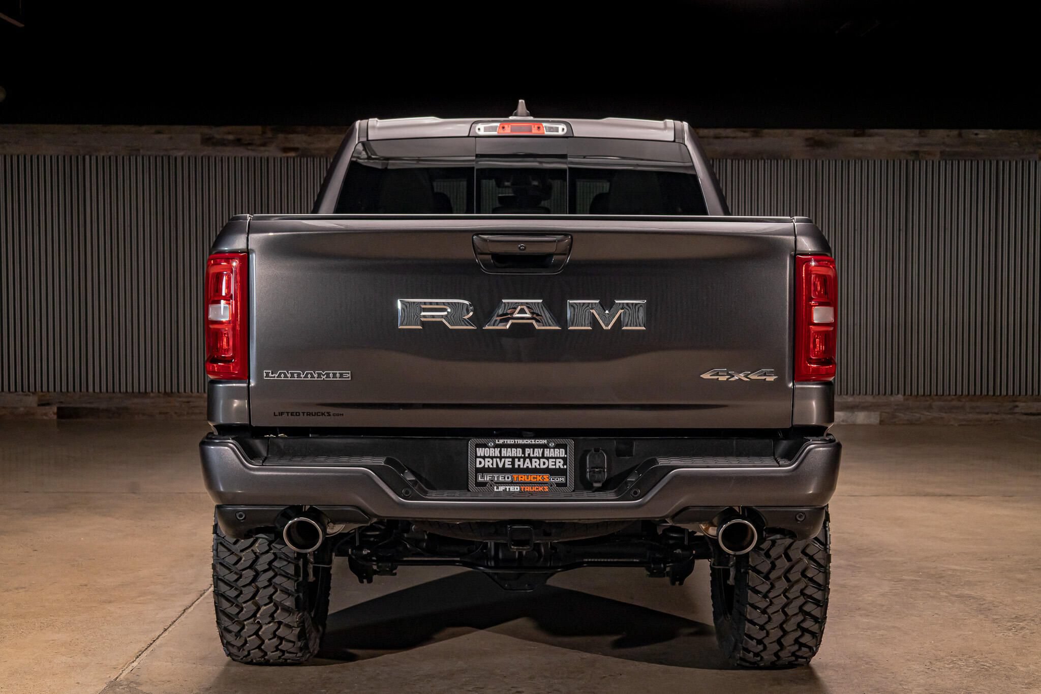 Used 2025 RAM 1500 Laramie w/ Sport Appearance Package AWD/4WD image 8