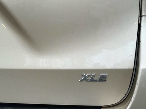 Used 2014 Toyota Sienna XLE image 21