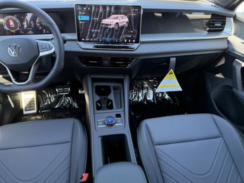 New 2026 Volkswagen Tiguan SE R-Line image 14