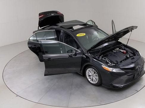Used 2018 Toyota Camry XLE FWD image 46