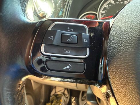 Used 2018 Volkswagen Beetle 2.0T S FWD image 30