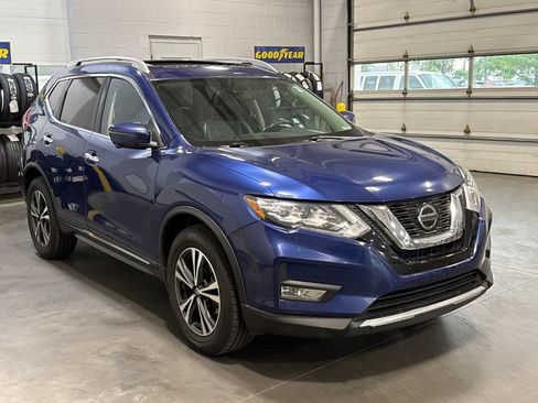 Used 2018 Nissan Rogue SL w/ Premium Package AWD/4WD image 3