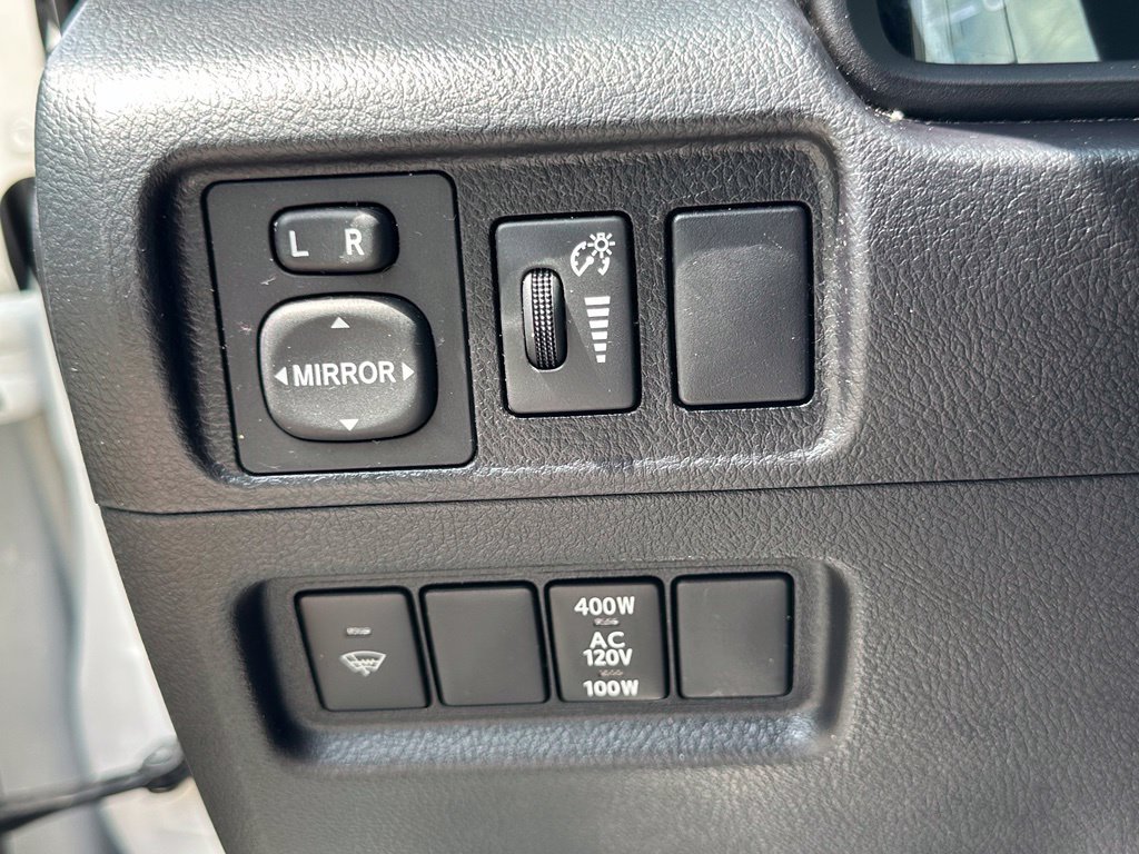 Used 2016 Toyota 4Runner SR5 AWD/4WD image 33