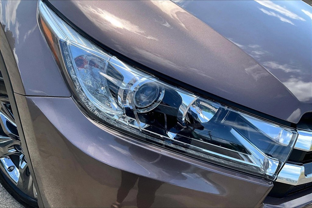 Used 2018 Toyota Highlander Limited Platinum AWD/4WD image 27
