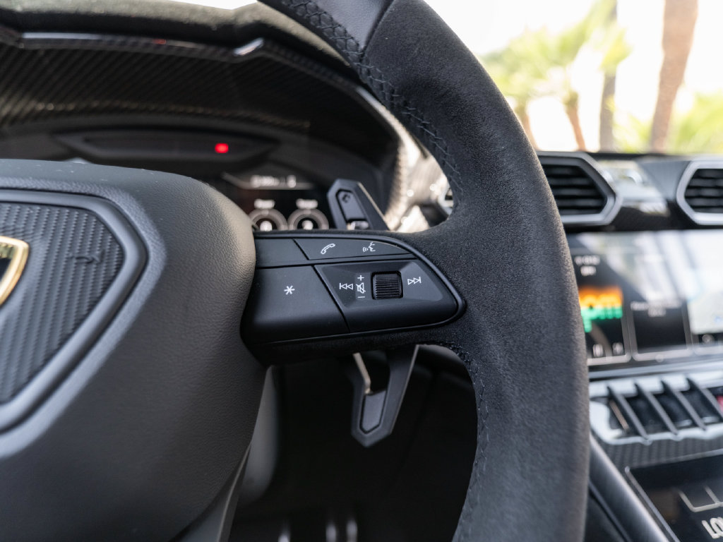Used 2024 Lamborghini Urus Performante AWD/4WD image 12