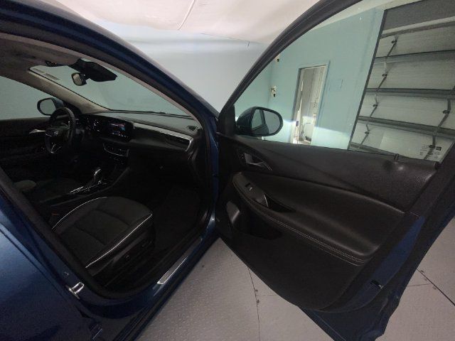 Used 2024 Buick Encore GX Avenir w/ Avenir Convenience Package FWD image 23
