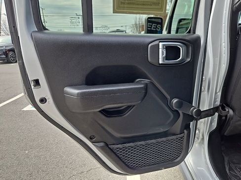Used 2022 Jeep Wrangler Unlimited Sport AWD/4WD image 39