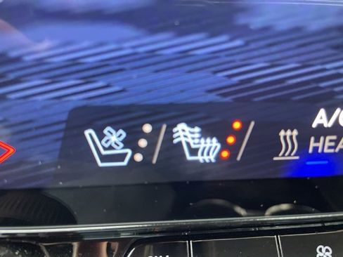 Used 2024 Chevrolet Blazer EV RS image 24