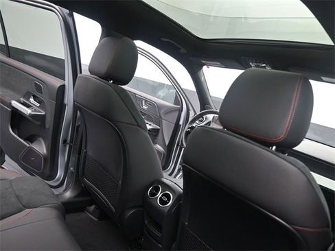 New 2024 Mercedes-Benz GLB 250 image 25