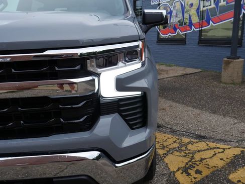 Used 2024 Chevrolet Silverado 1500 LT AWD/4WD image 3
