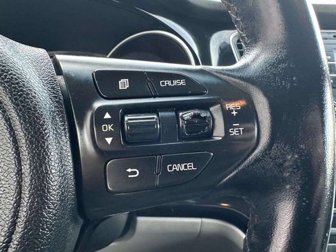 Used 2015 Kia Sedona EX image 26