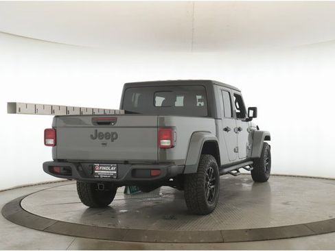 Used 2022 Jeep Gladiator Sport image 7
