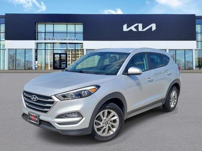 Used 2017 Hyundai Tucson SE w/ SE Popular Package 02
