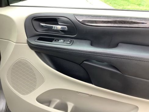 Used 2017 Dodge Grand Caravan SE w/ Power Window Group FWD image 27