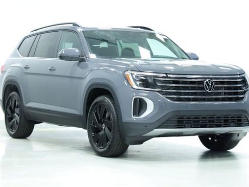 New 2026 Volkswagen Atlas SE FWD image 3