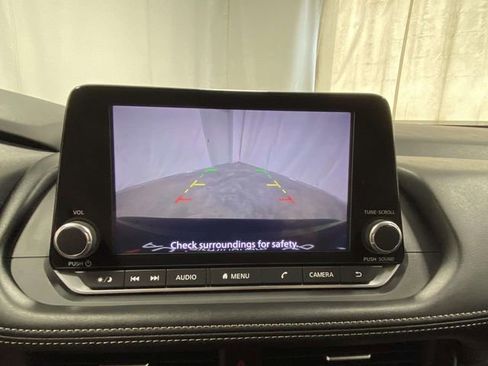 Used 2024 Nissan Rogue SV image 15