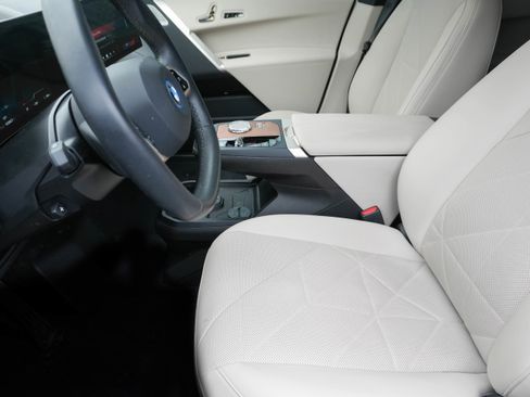 Certified 2024 BMW iX M60 image 6