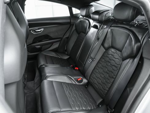 Used 2022 Audi e-tron GT Prestige image 22