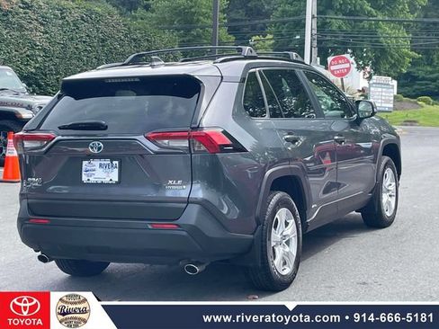 Used 2021 Toyota RAV4 XLE w/ XLE Grade Weather Package AWD/4WD image 6