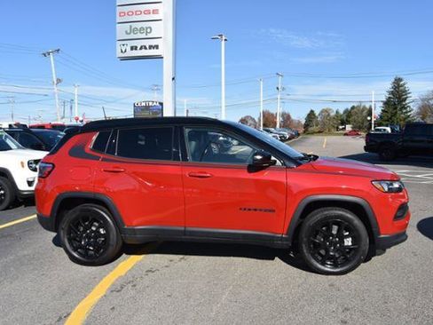 Used 2023 Jeep Compass Altitude image 6