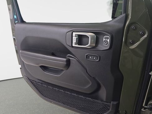 Used 2021 Jeep Wrangler Unlimited Rubicon image 27