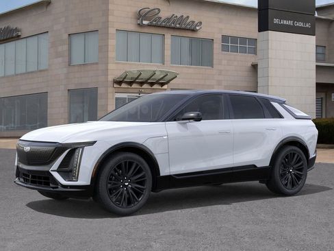 New 2026 Cadillac Lyriq Signature Sport image 2