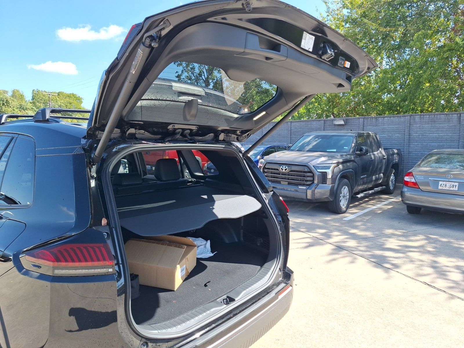 Used 2026 Toyota RAV4 XSE w/ Panoramic Sun Roof Package AWD/4WD image 36