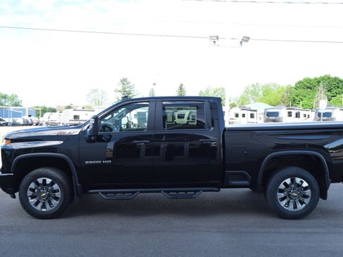 Used 2024 Chevrolet Silverado 2500 Custom w/ Custom Convenience Package AWD/4WD image 5