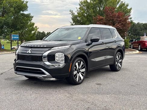 Used 2025 Mitsubishi Outlander AWD image 7