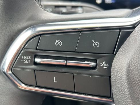 Used 2025 Chevrolet Equinox LT w/ Convenience Package II image 37