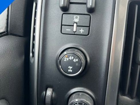 Used 2019 Chevrolet Silverado 2500 LTZ image 14