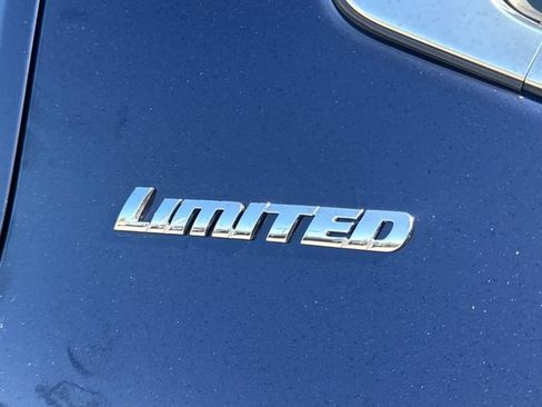 Used 2023 Toyota Tundra Limited w/ Power Package AWD/4WD image 11