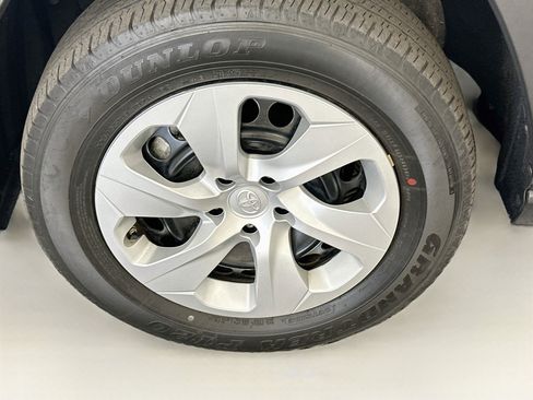 Used 2025 Toyota RAV4 LE AWD/4WD image 35