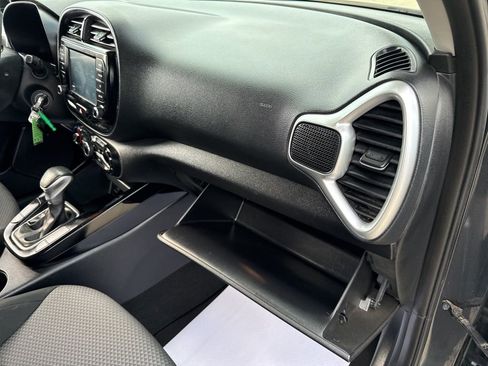 Used 2020 Kia Soul LX image 40