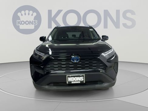 Used 2022 Toyota RAV4 XLE w/ Convenience Package AWD/4WD image 4