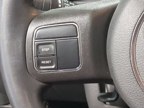 Used 2017 Jeep Patriot High Altitude FWD image 30