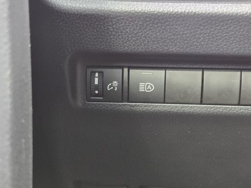 Used 2022 Toyota RAV4 XLE Premium FWD image 19