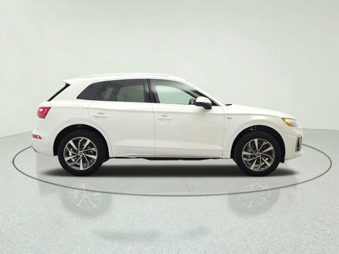 Used 2023 Audi Q5 2.0T Premium w/ Convenience Package AWD/4WD image 4