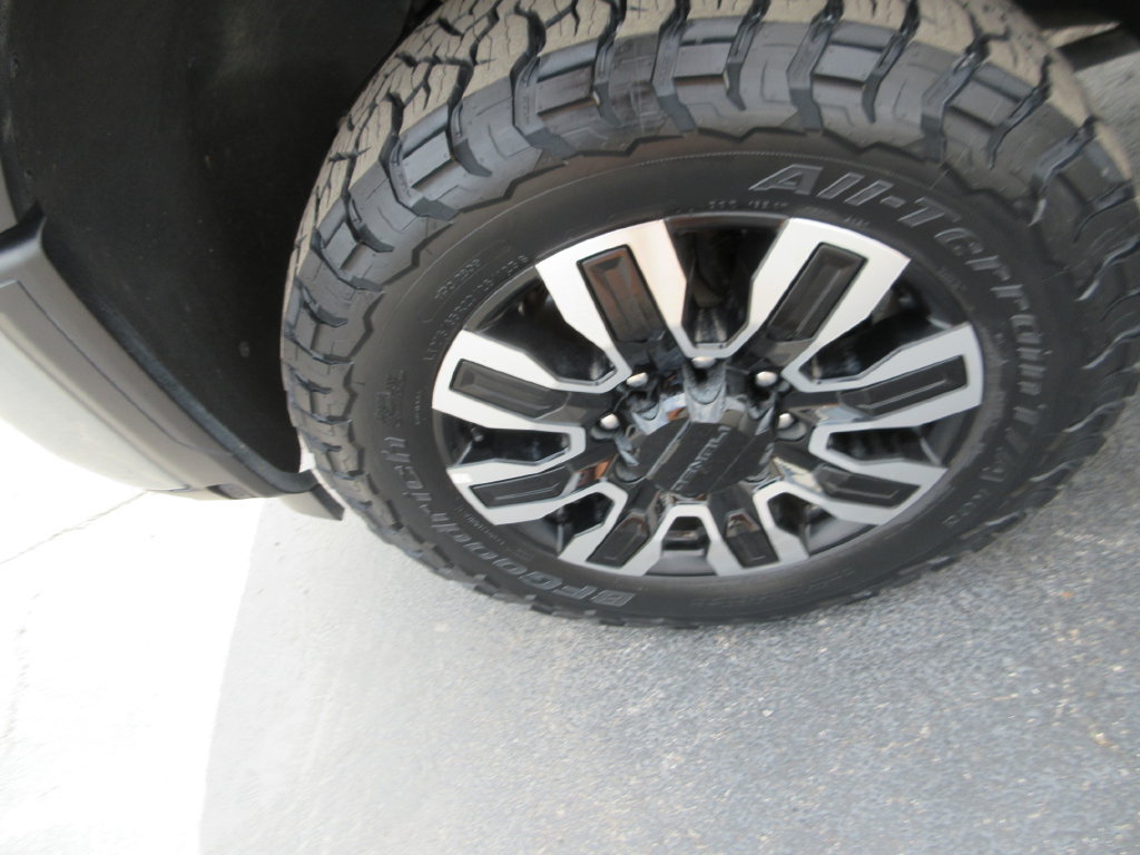 Certified 2025 GMC Sierra 2500 Denali Ultimate AWD/4WD image 19